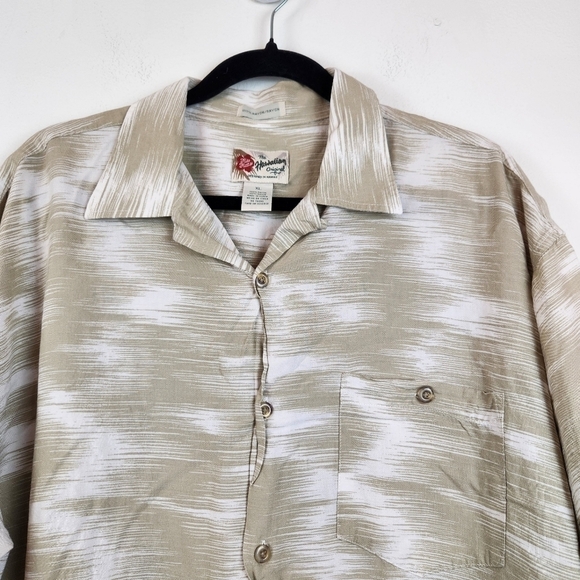 Hilo Hattie Hawaiian Shirt Size XL - Picture 3 of 6